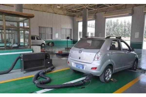 Anche trình bày luật của Trung Quốc về kiểm soát khí thải phương tiện